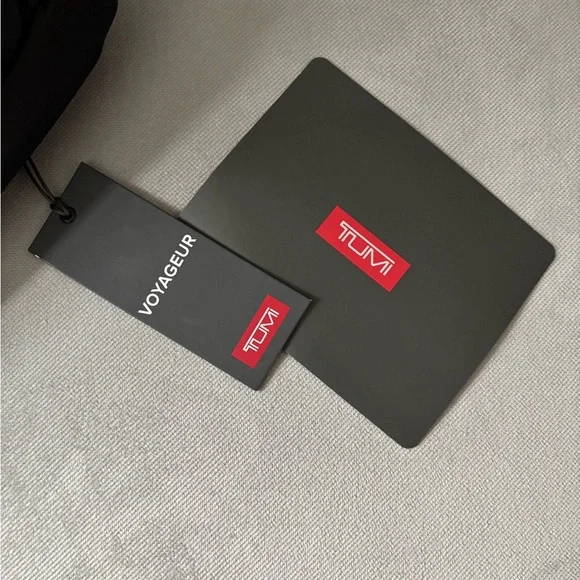 Authentic TUMI Madison Hip Bag NWT - Picture 7 of 9